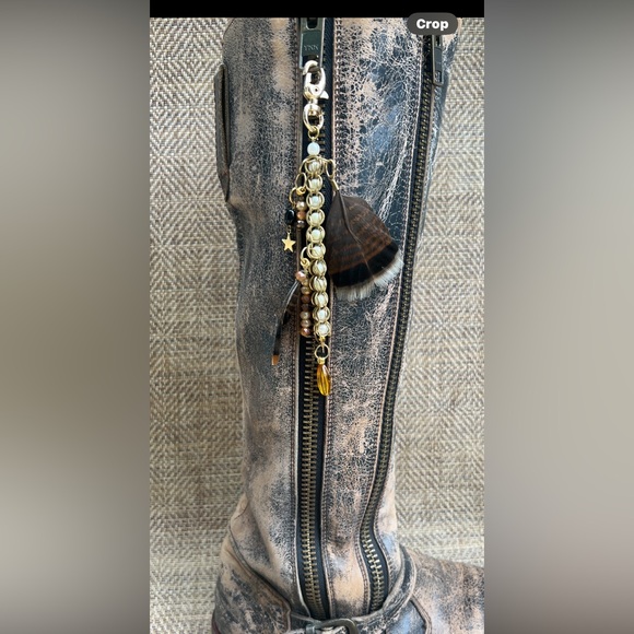 Vintage feathered boot clasp - Picture 1 of 7